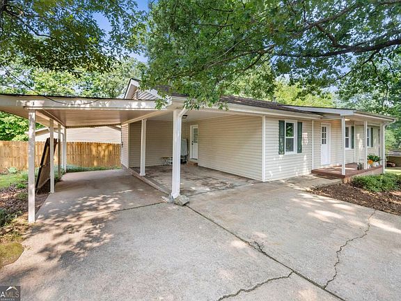 2nd image of 245 Amanda Ct