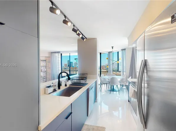 1000 Island Blvd, Aventura, FL