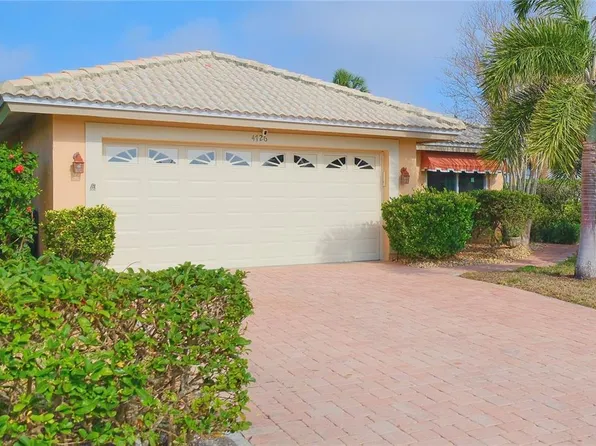 4726 Dundee Dr, Bradenton, FL 34210