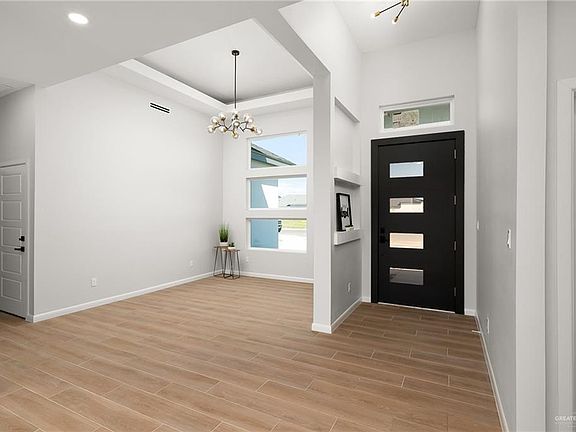 3rd image of 4201 Zinnia Ave