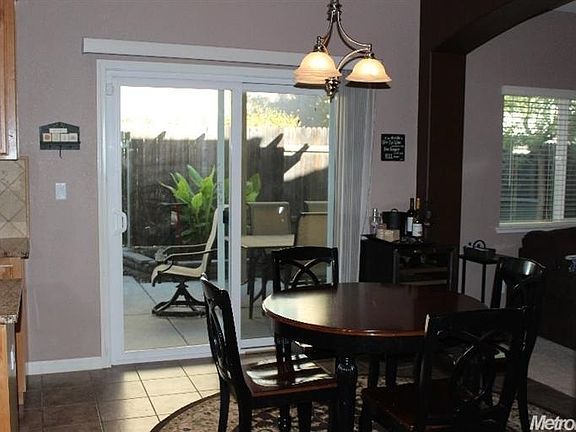 5th image of 1498 Loon Lake St