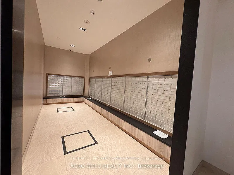 15 Watergarden Dr — Photo 3