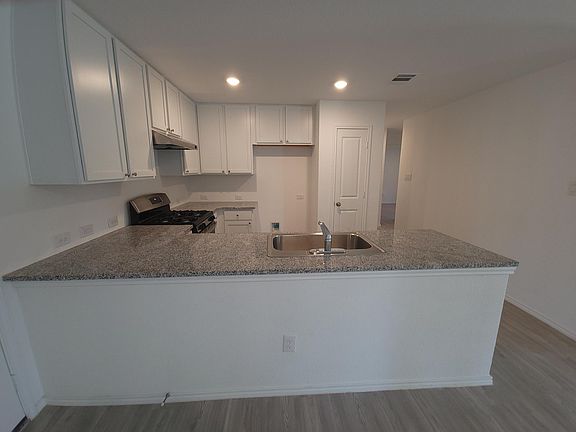 5th image of 13722 Flame Cir