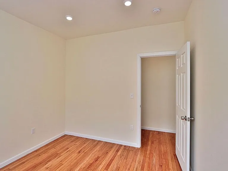 181 Bergen Tpke #2 — Photo 10