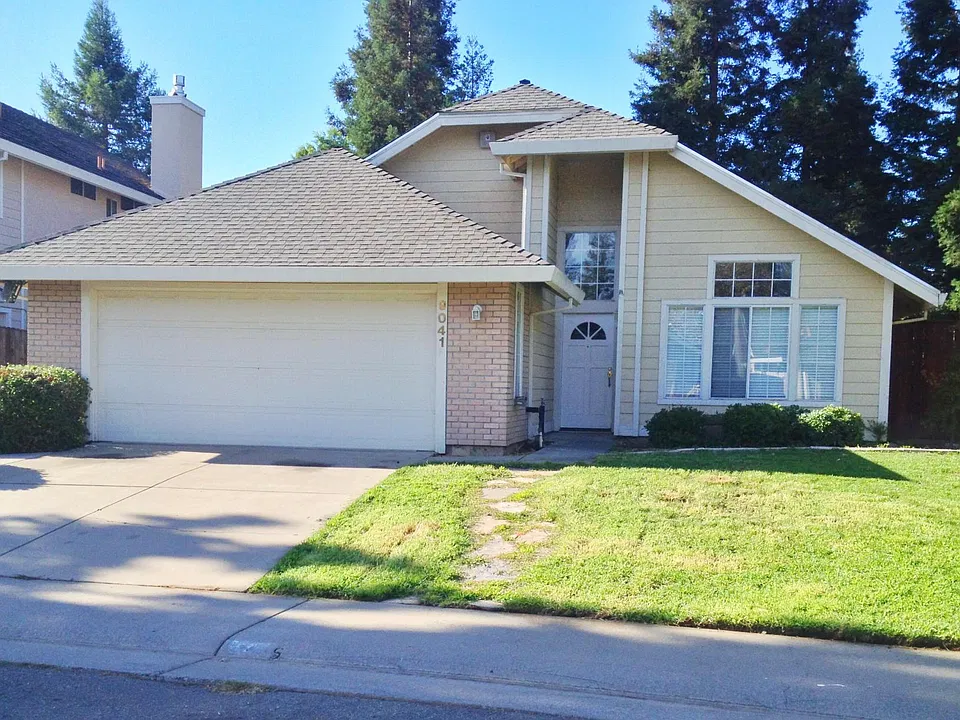 9041 Laguna Springs Way