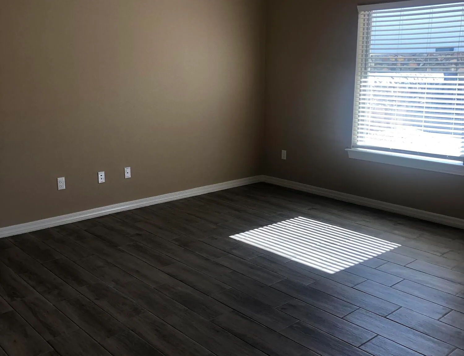 4 bed, 2.0 bath, 1298 sqft, $1,785 — Photo 4