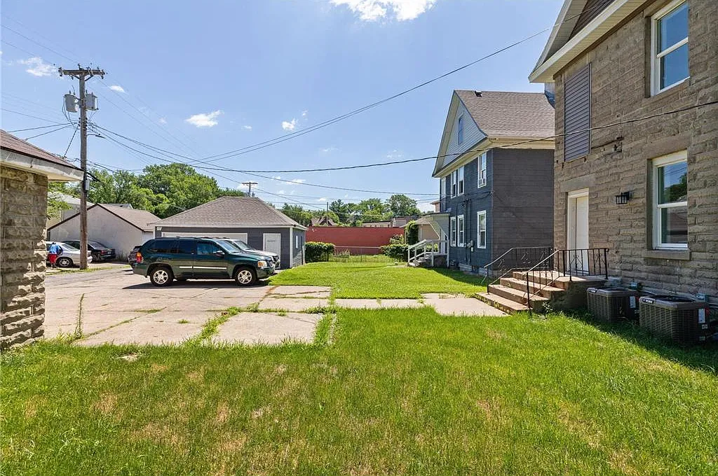 2 bed, 750 sqft, $1,500 — Photo 4
