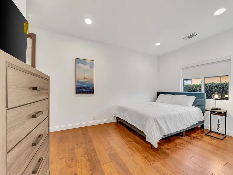 5817 Ranchito Ave — Photo 68