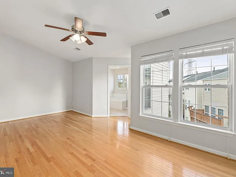 13700 Barksdale Dr — Photo 33