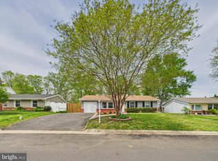 1017 S Ironwood Rd, Sterling, VA 20164