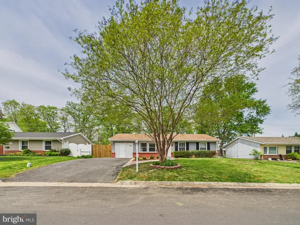 1017 S Ironwood Rd, Sterling, VA 20164