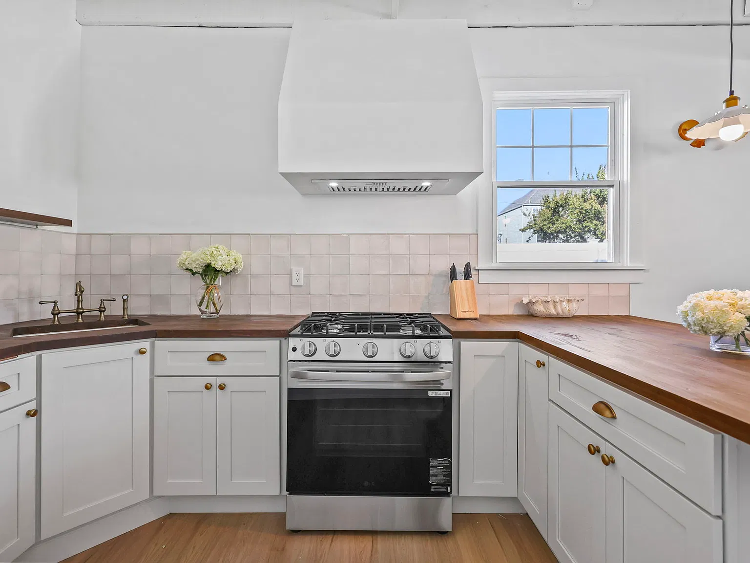 4 bed, 1400 sqft, $3,300 — Photo 3
