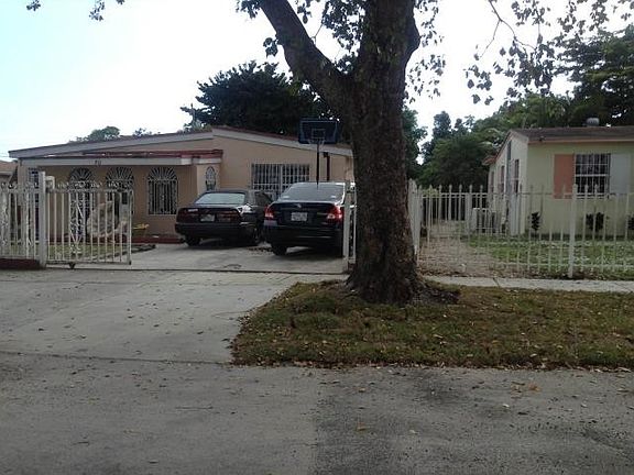 4th image of 70 NW 120th Ter