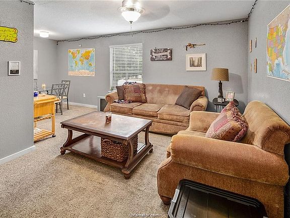 3rd image of 1601 Brentwood Dr #B