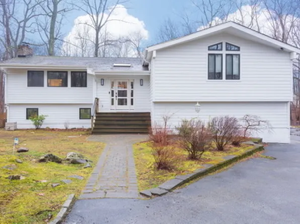 31 Nichols Rd, Armonk, NY 10504