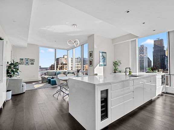 4th image of 172 Madison Ave #26A