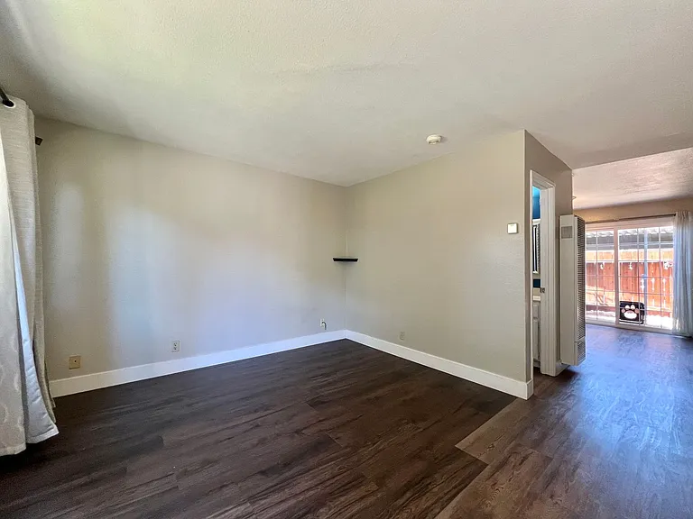 7790 Chestnut St — Photo 4