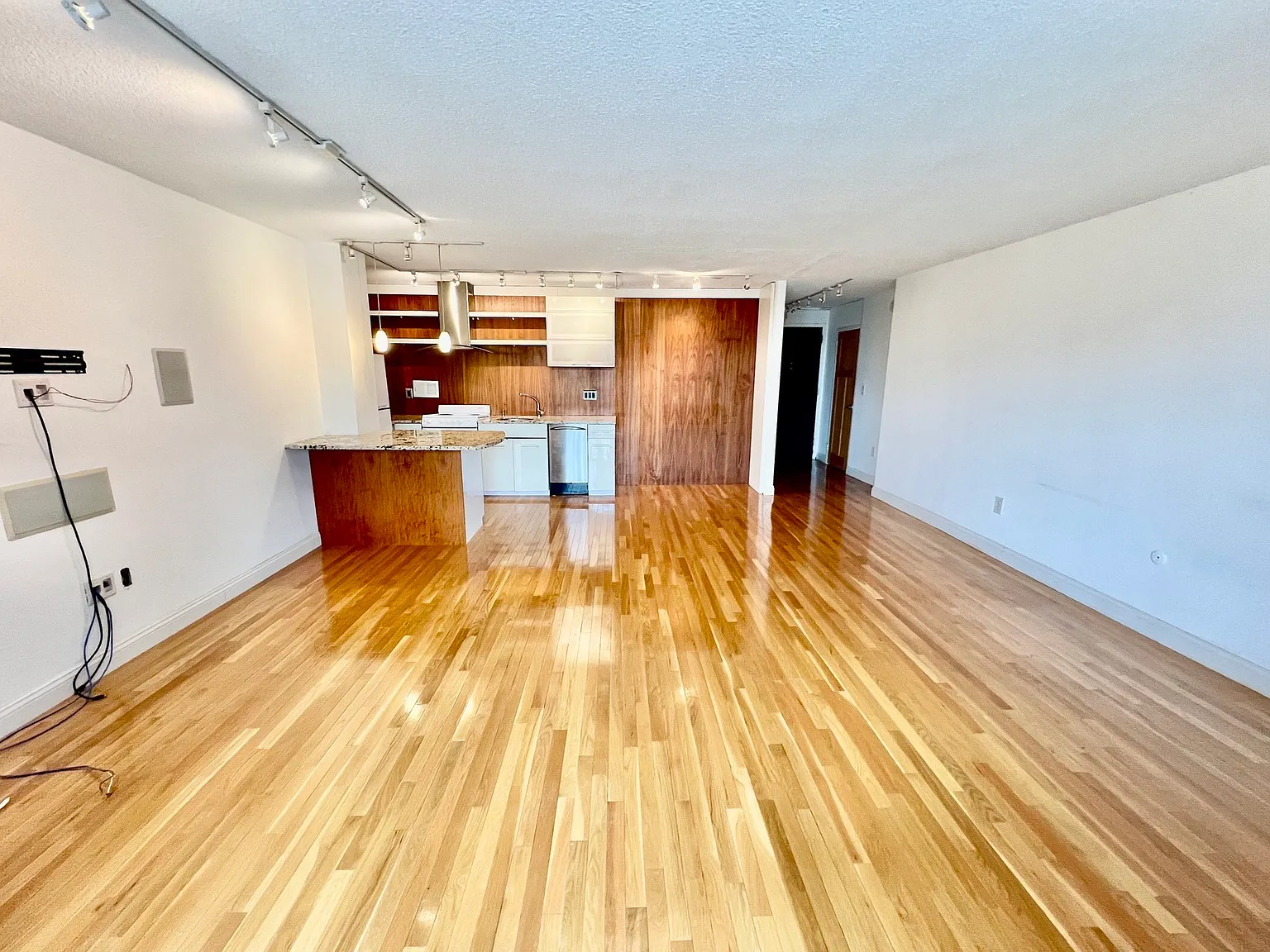 Studio, 1.0 bath, 479 sqft, $2,500 — Photo 4