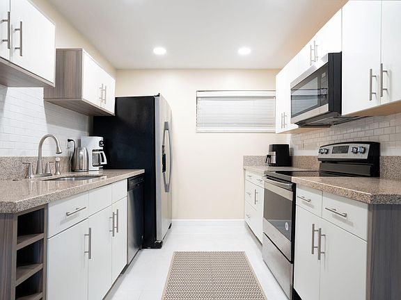 5th image of 2562 N Garden Drive #109