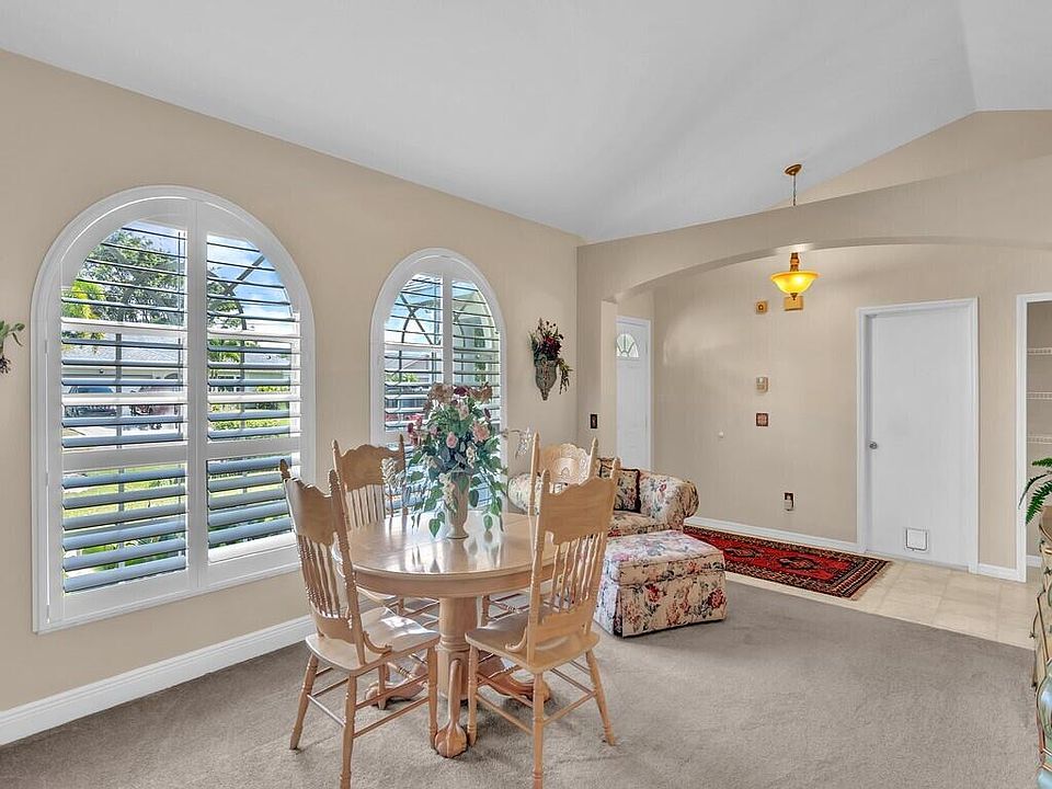 1st image of 1626 SE North Blackwell Drive