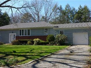 38 Millet St, Dix Hills, NY 11746