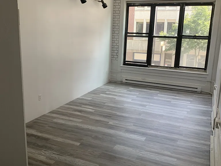 301 High St — Photo 6
