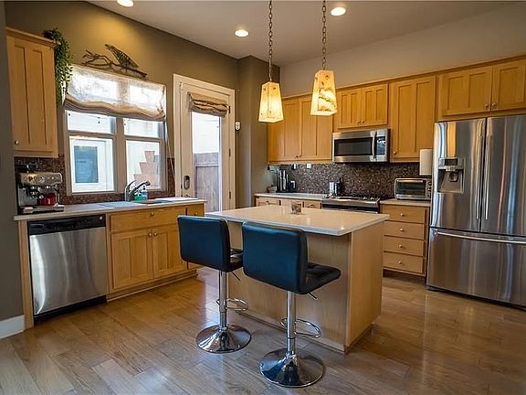 3rd image of 4056 Berkman Dr