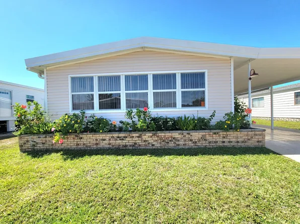 609 Plaza Del Sol, North Fort Myers, FL 33917
