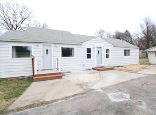 1269 70th St, Windsor Heights, IA 50324