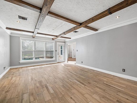 5th image of 20011 Lucia Ln