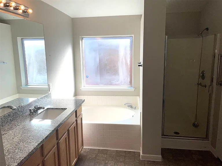 25011 Emporia Point Ct — Photo 16