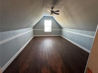 898 Hereford St #B, College Station, TX 77840
