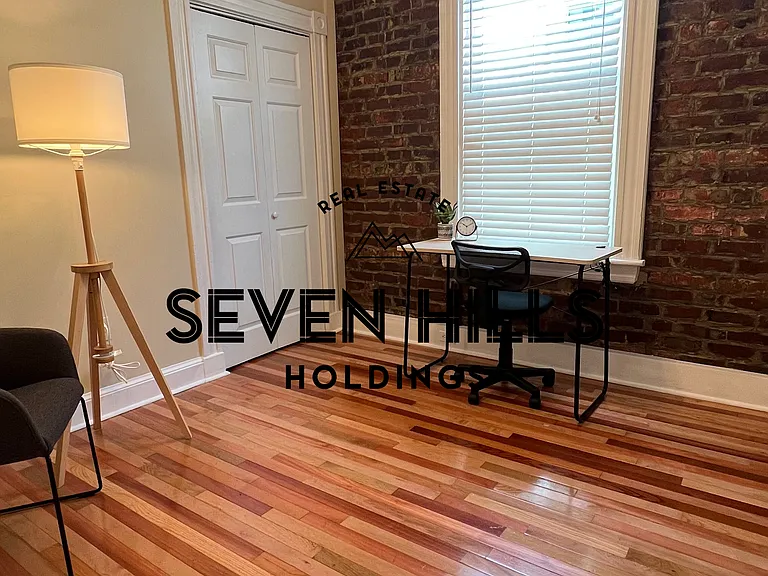 1114 W Clay St — Photo 11