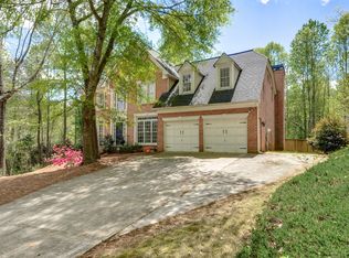 945 Azalea Dr, Roswell, GA 30075