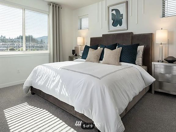 4th image of 1397 8th Ave NE