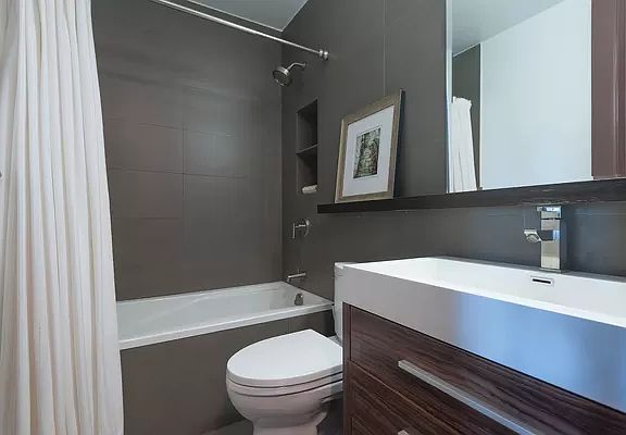5th image of 30 W 63rd St APT 15F