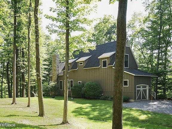 3rd image of 12 Orchard Ln