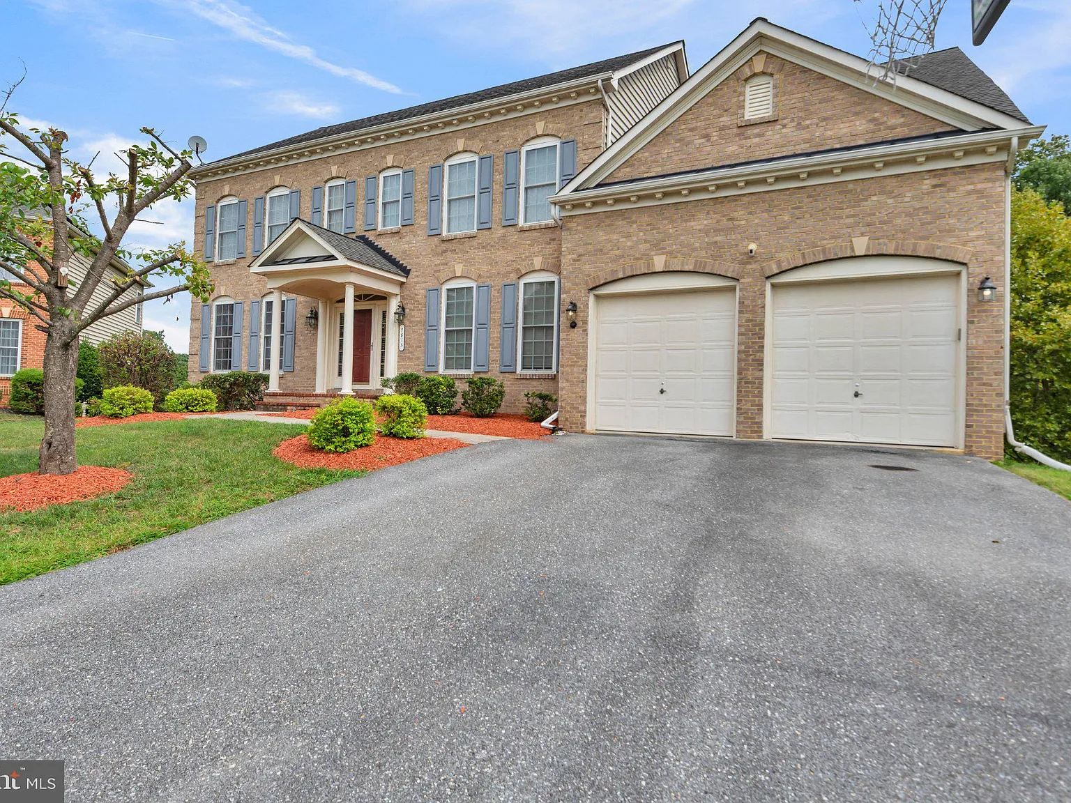 5 bed, 4.5 bath, 3658 sqft, $4,699 — Photo 3