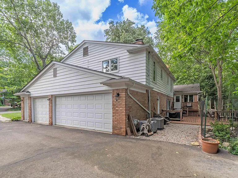 34150 Hunters Row — Photo 9