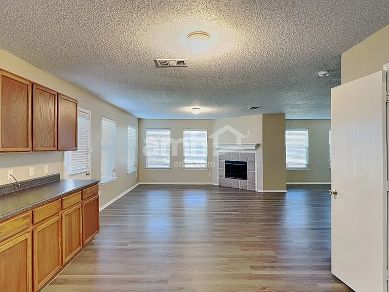 321 Quail Run Rd — Photo 5
