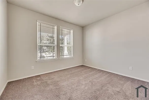 5913 Hopkins Dr — Photo 11