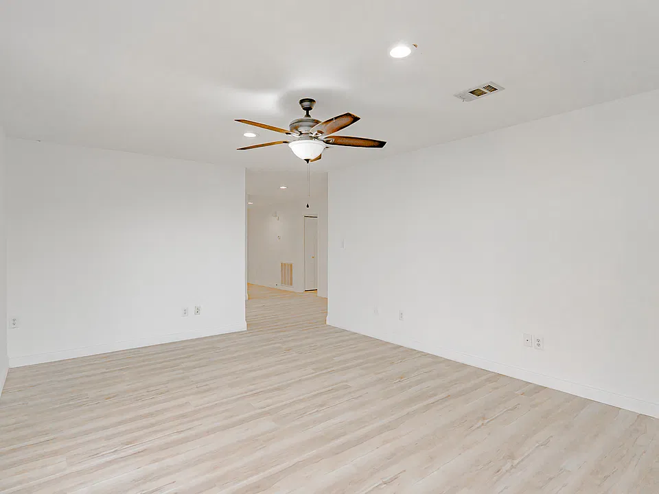 2012 Cotton St
