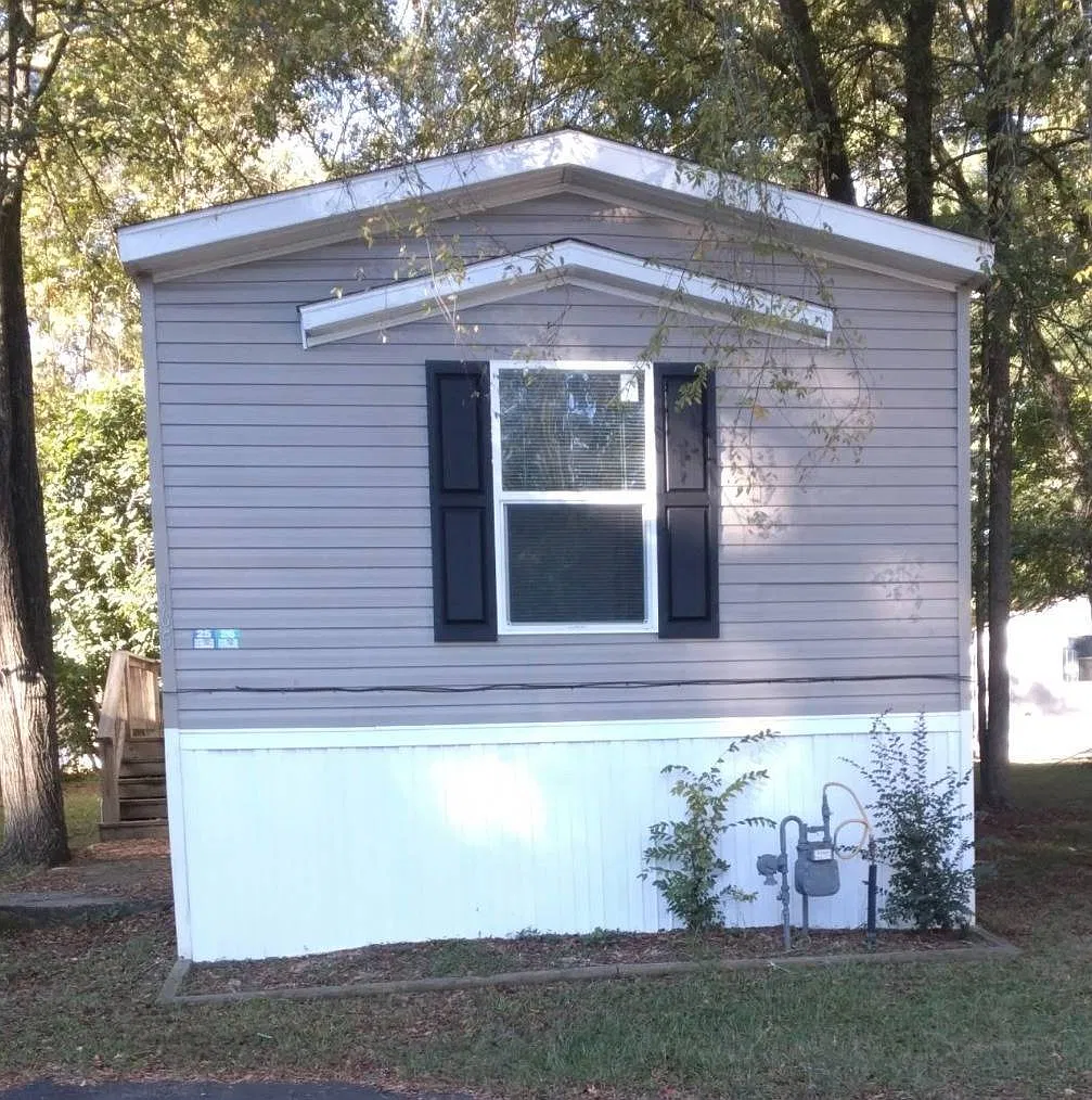 3 bed, 2.0 bath, 1152 sqft, $1,450 — Photo 2