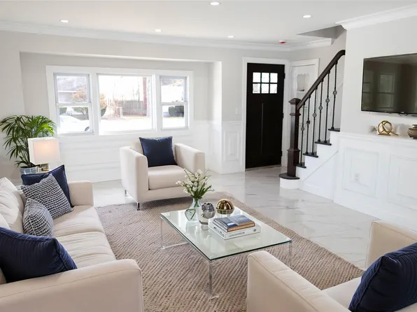 43 Cliff Avenue, Hempstead, NY 11550