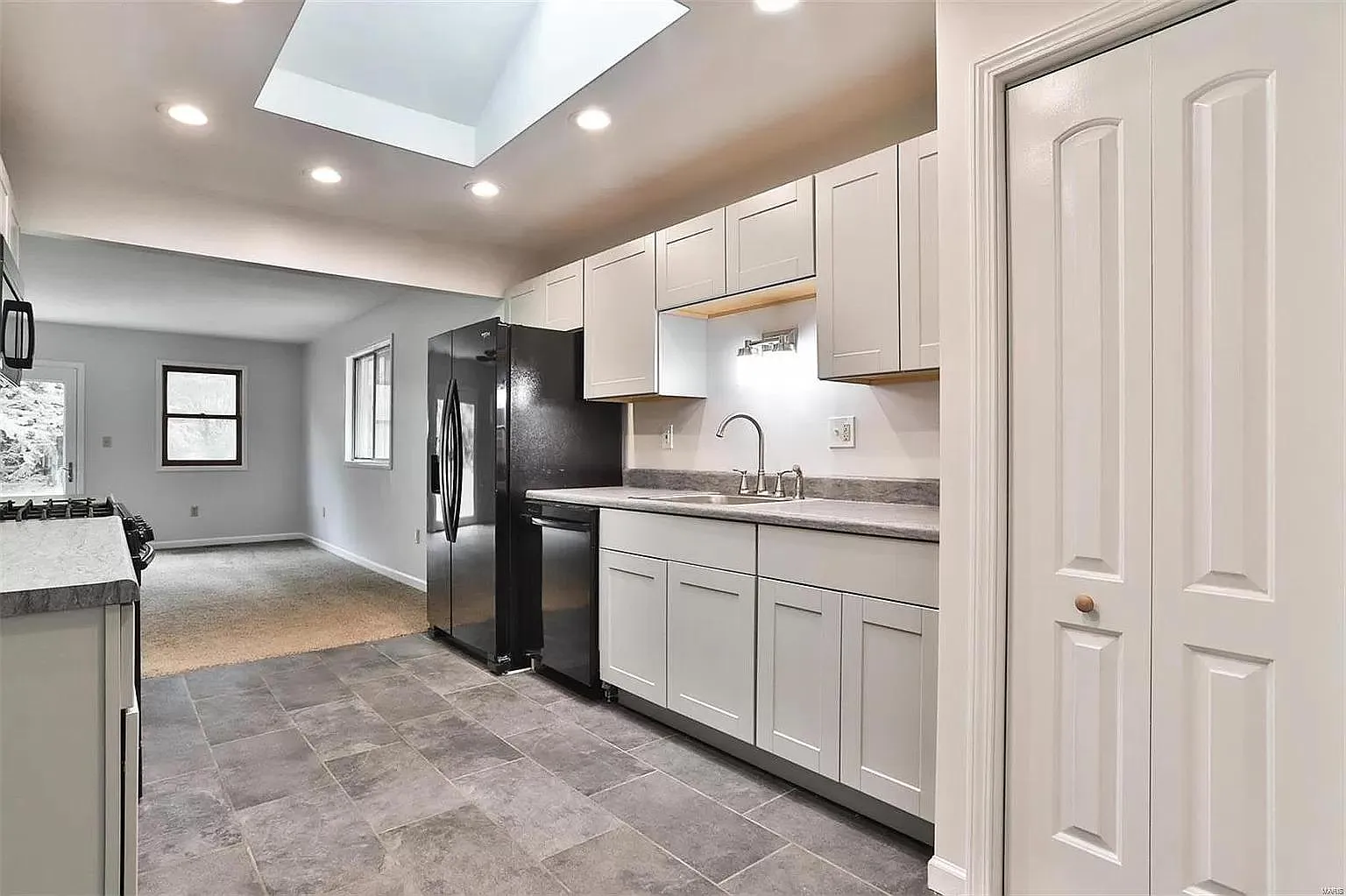4 bed, 1800 sqft, $2,495 — Photo 4