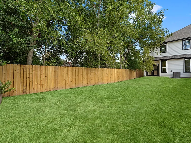 8205 Carver Rd #B — Photo 24