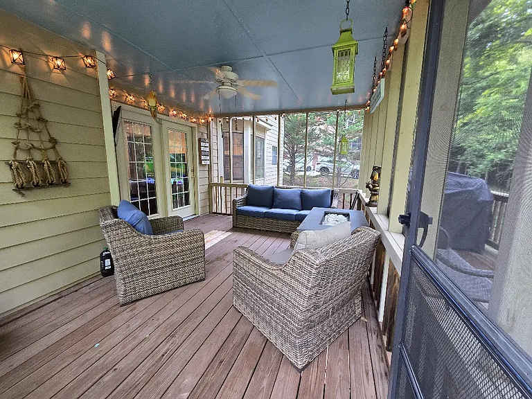 9409 Continental Dr — Photo 9