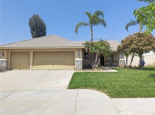 29394 Lochinvar Rd, Highland, CA 92346