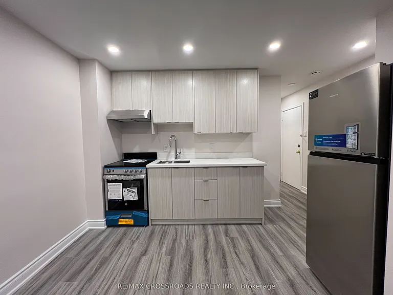 1324B Gerrard St E #1 — Photo 1