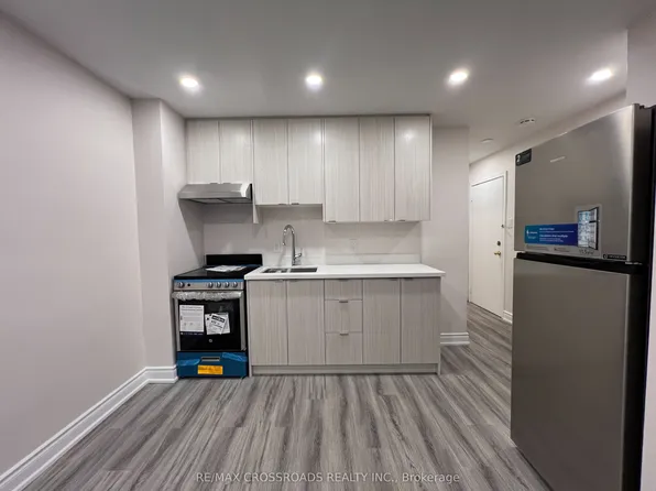 1324B Gerrard St E APT 1, Toronto, ON M4L 1Z1